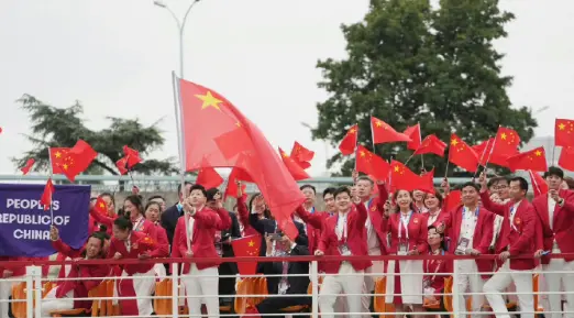 2024巴黎奥运会开幕式：光影与科技的交响，百年梦想的全新启航！